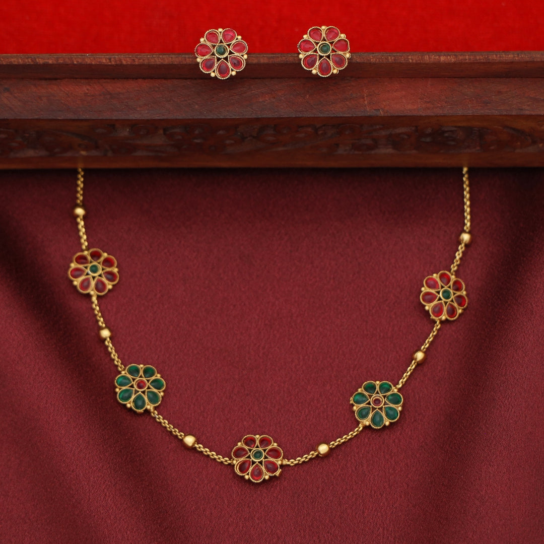 Trinayani 5 Flower Golden Ball Short Neckpiece With Stud