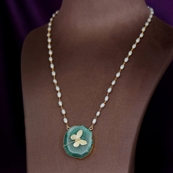 Rice Pearl Long Agate Golden Papillon Neckpiece