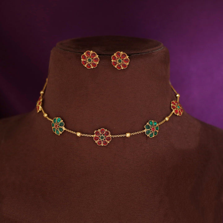 Trinayani 5 Flower Golden Ball Short Neckpiece With Stud