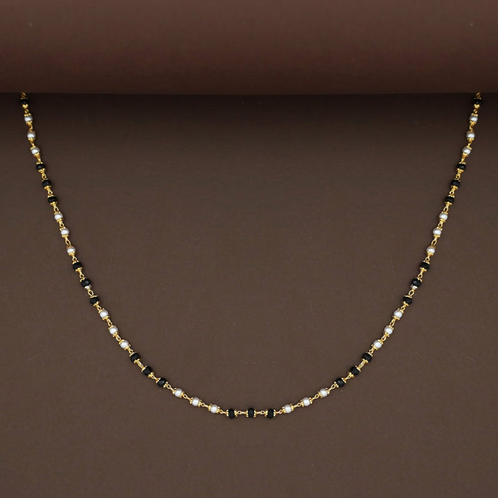 Harnika Pearl Beaded Neckpiece