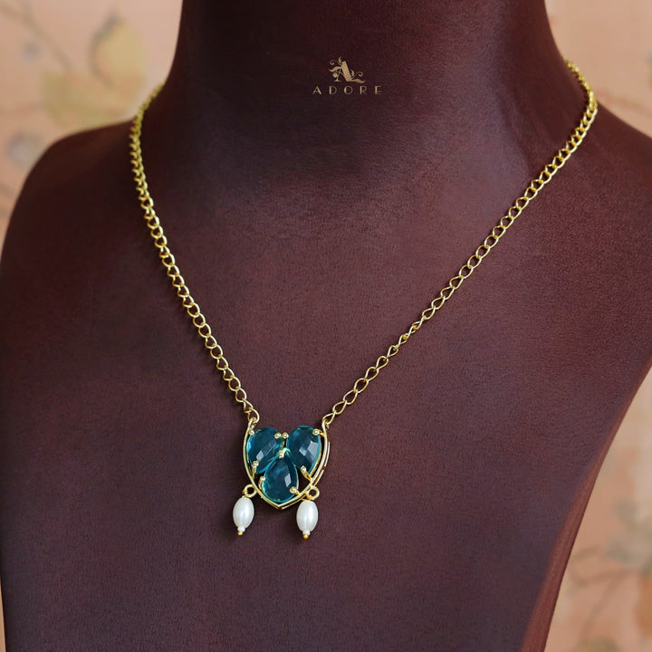 Ziomy Glossy Tri Drop Pearl Short Neckpiece