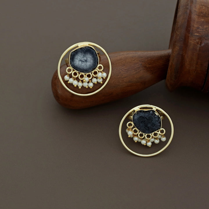 Mihika Round Agate with Pearl Ring