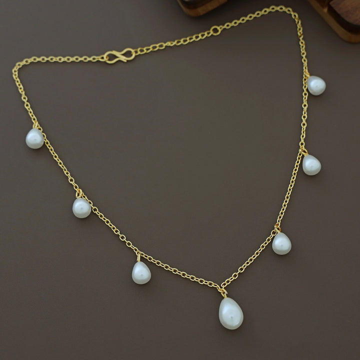 Ezlin Chain Drop Pearl Neckpiece