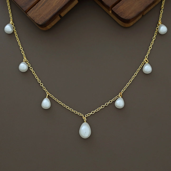 Ezlin Chain Drop Pearl Neckpiece