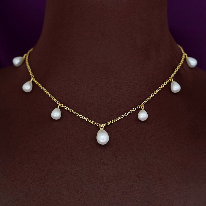 Ezlin Chain Drop Pearl Neckpiece