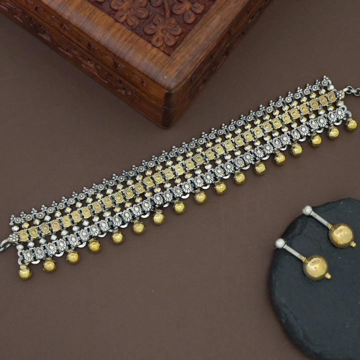 Aneira Dual Tone Antique Choker With Earring