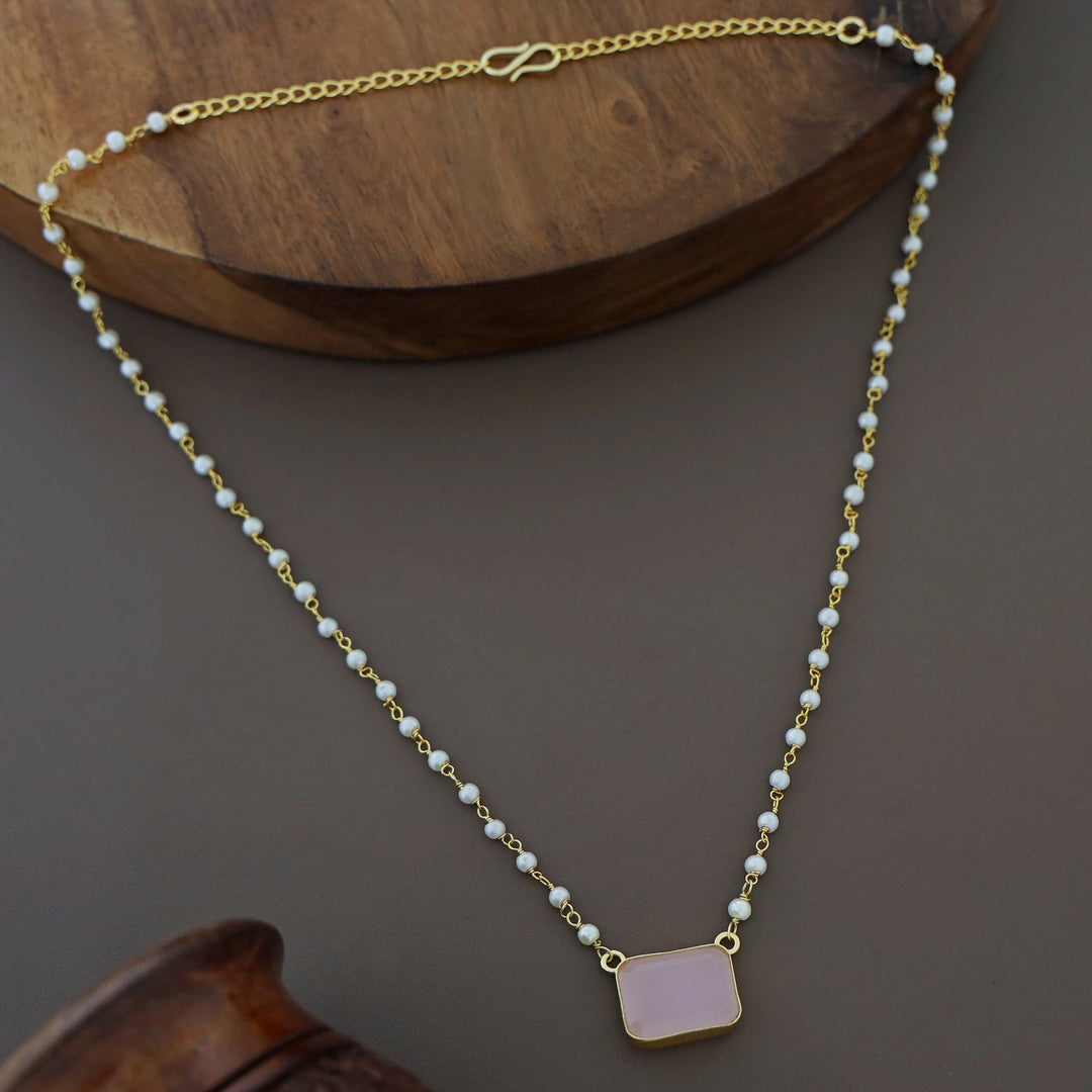 Nasmiya Rectangle Neckpiece