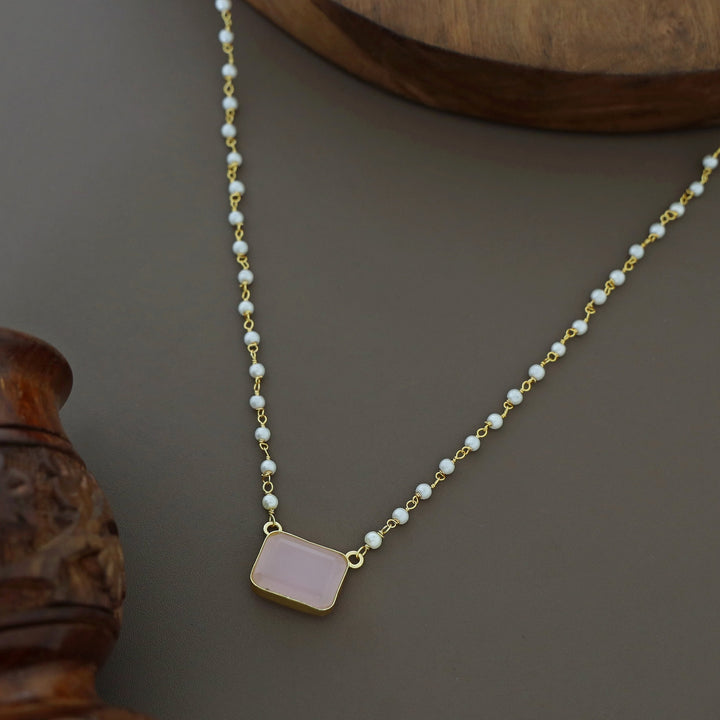 Nasmiya Rectangle Neckpiece