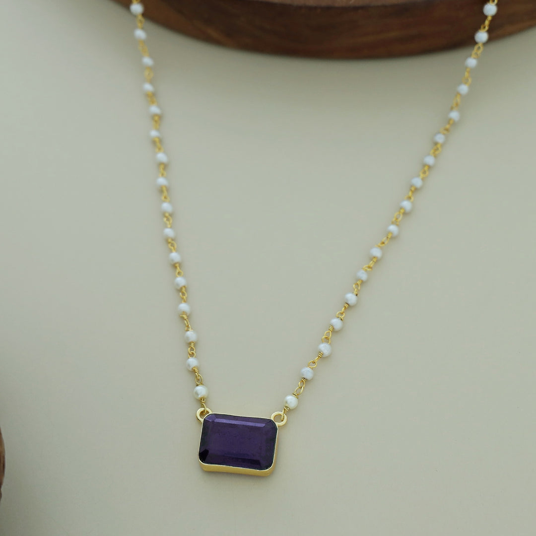 Nasmiya Rectangle Neckpiece
