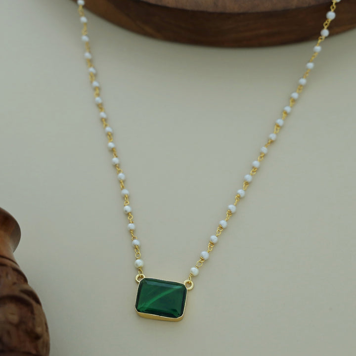 Nasmiya Rectangle Neckpiece