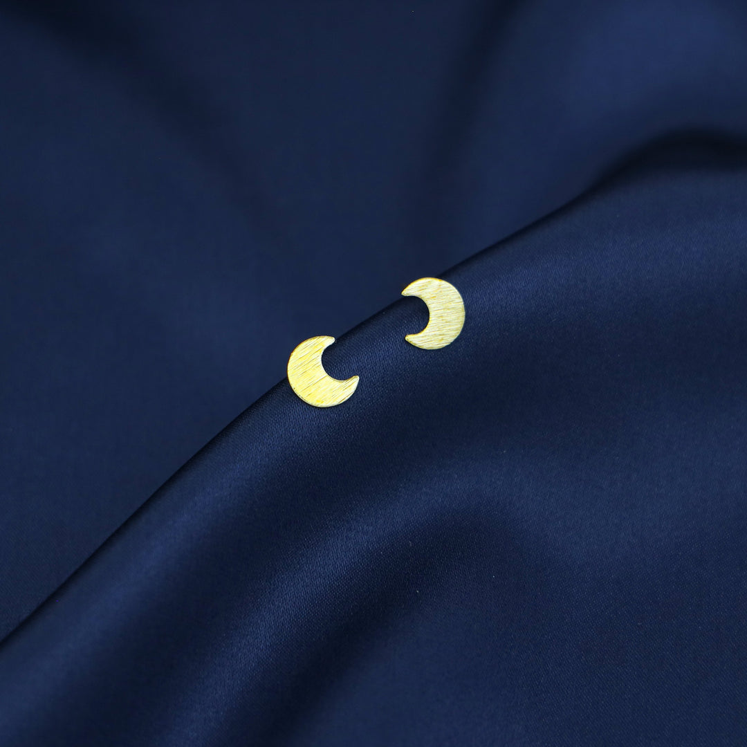 Arietty Half Moon Stud