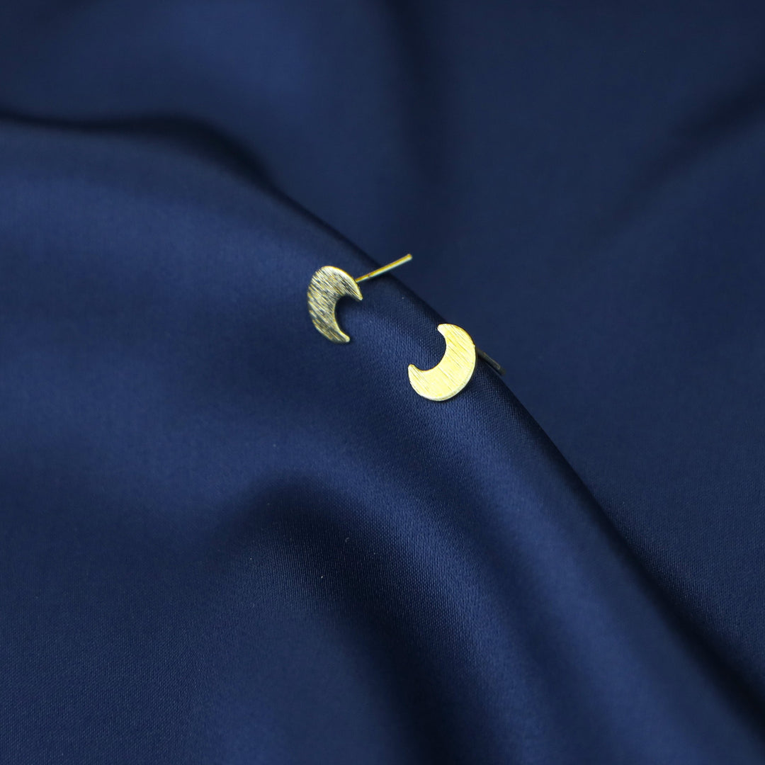 Arietty Half Moon Stud