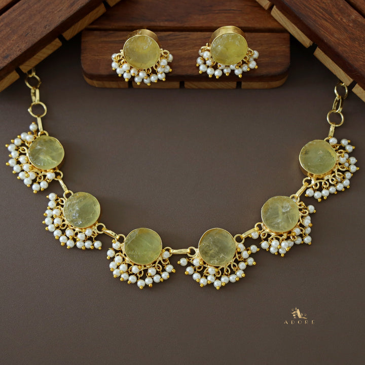 Athenea Half Pearl Neckpiece With Stud