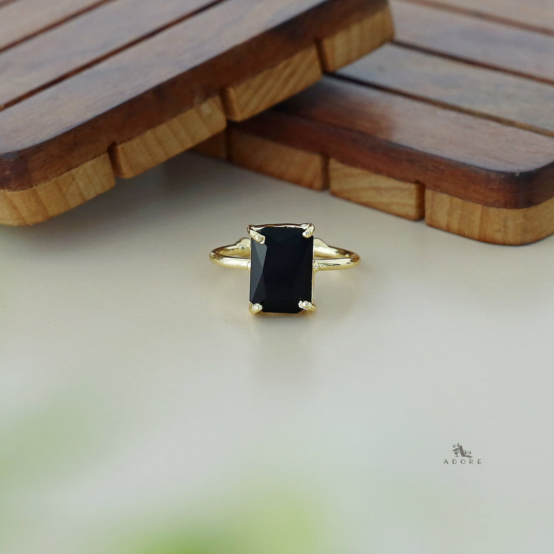 Rinza 4 Claw Glossy Rectangle Ring