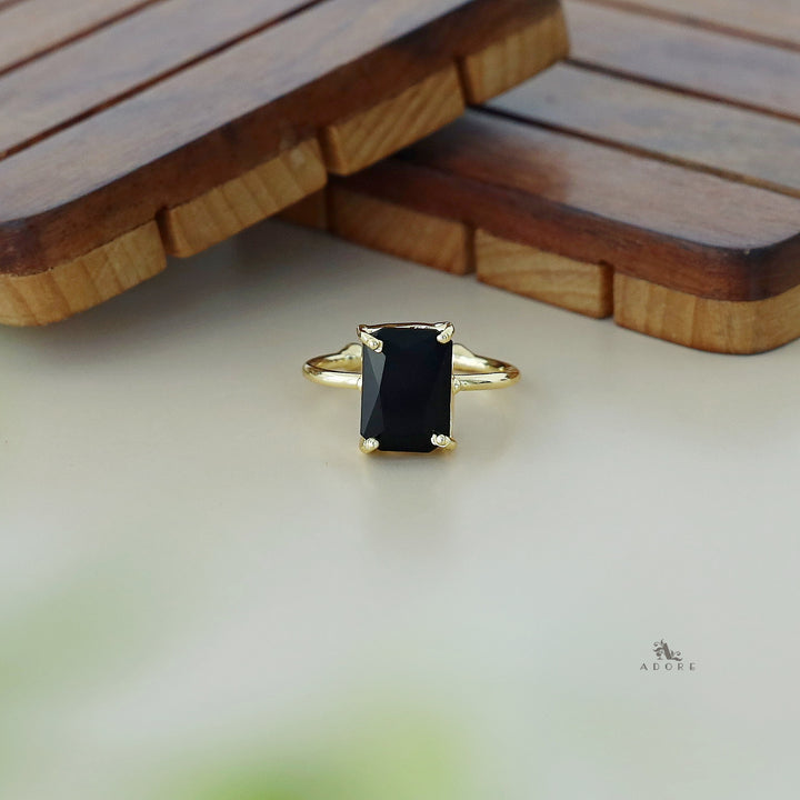 Rinza 4 Claw Glossy Rectangle Ring