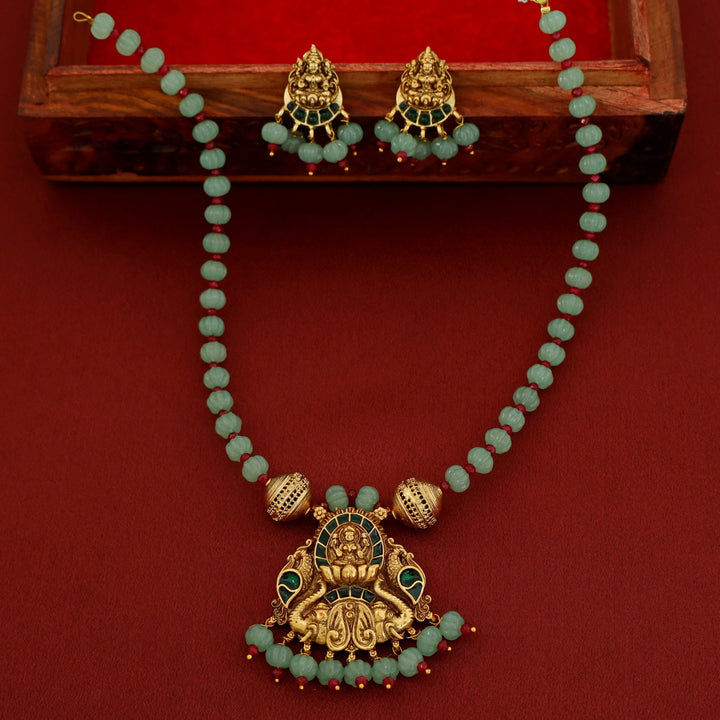 Nila Devi Mayura Beaded Neckpiece With Earring