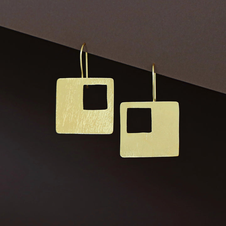 Chrissa Golden Square Drop
