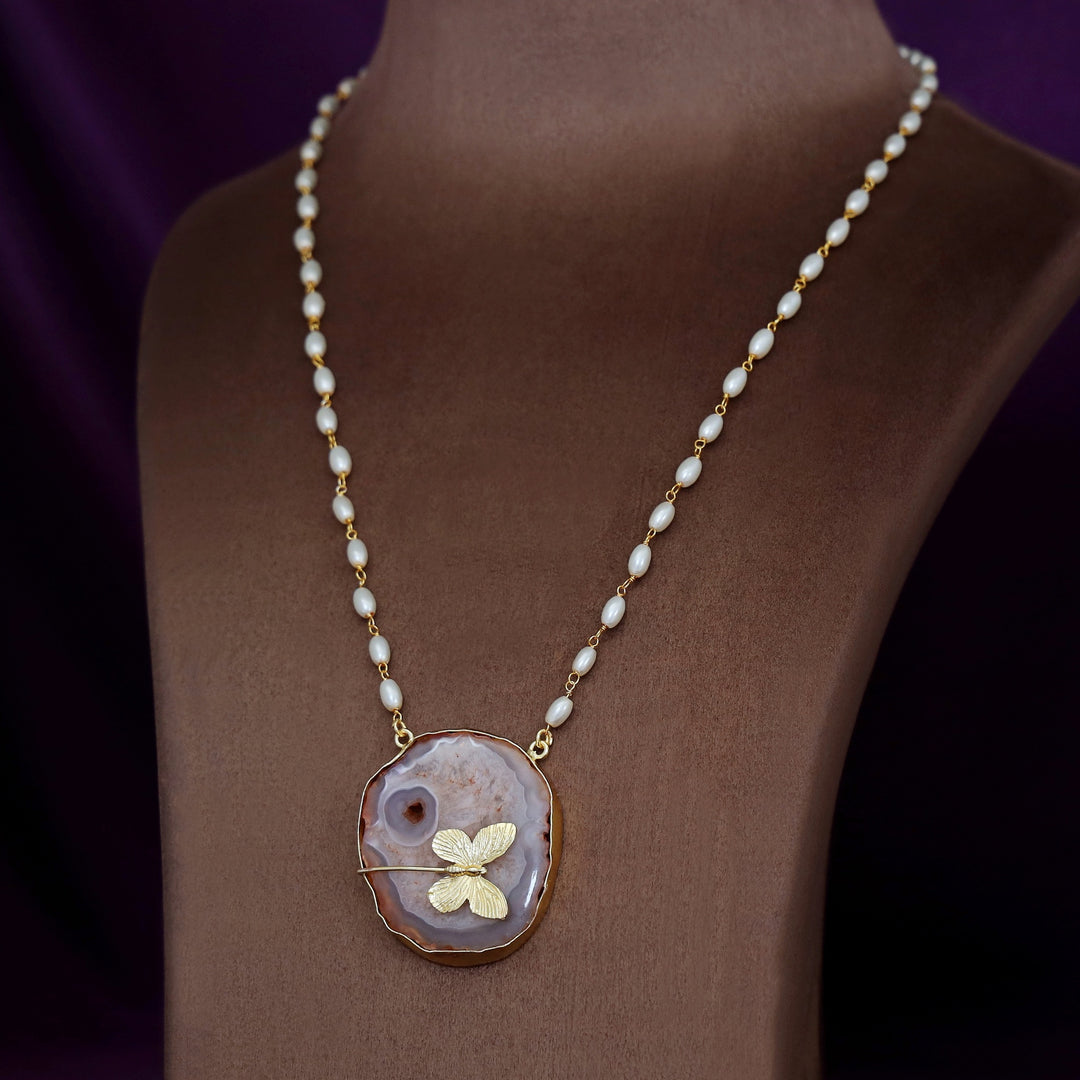 Rice Pearl Long Agate Golden Papillon Neckpiece