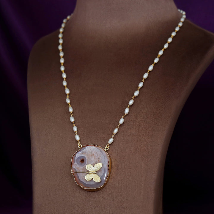 Rice Pearl Long Agate Golden Papillon Neckpiece