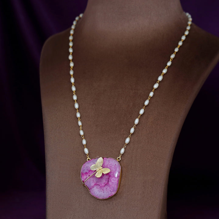 Rice Pearl Long Agate Golden Papillon Neckpiece