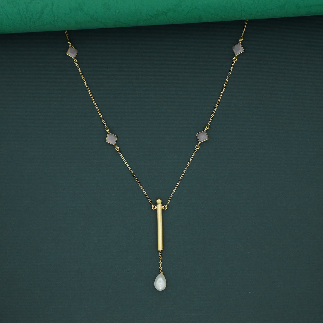 Tetra Glossy Stick Novalta Pearl Neckpiece