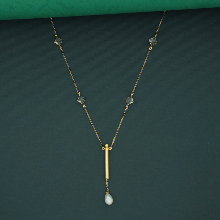 Tetra Glossy Stick Novalta Pearl Neckpiece