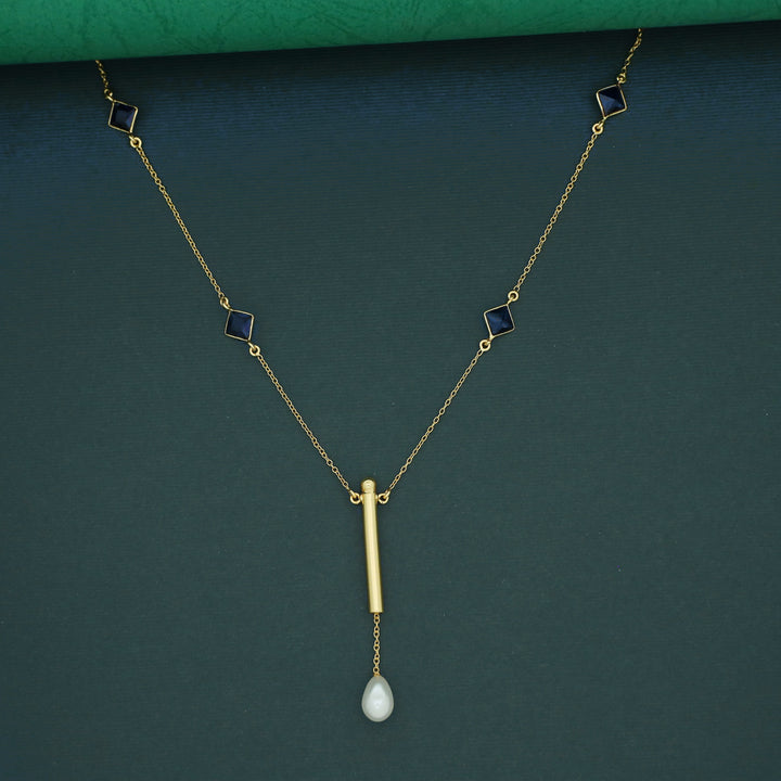 Tetra Glossy Stick Novalta Pearl Neckpiece