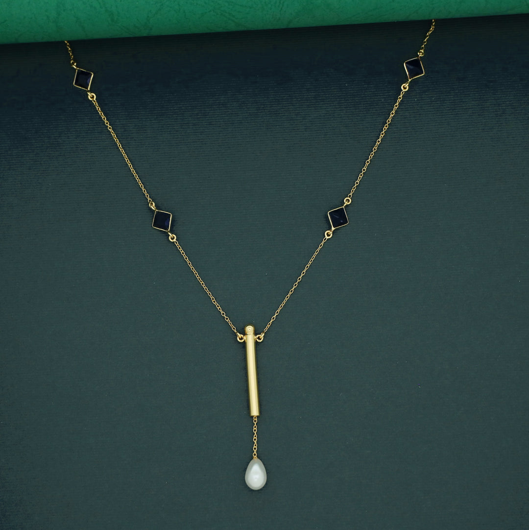 Tetra Glossy Stick Novalta Pearl Neckpiece