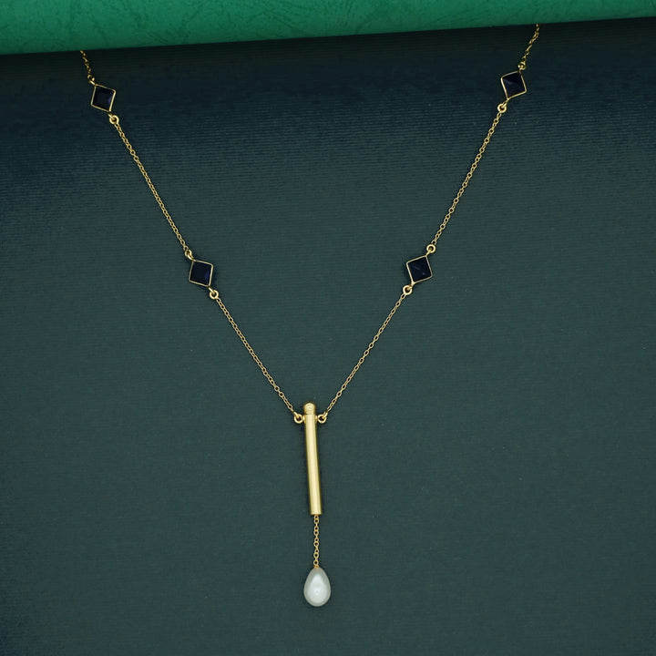 Tetra Glossy Stick Novalta Pearl Neckpiece