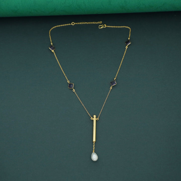 Tetra Glossy Stick Novalta Pearl Neckpiece