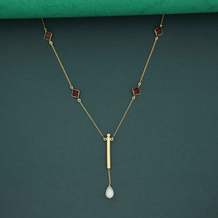 Tetra Glossy Stick Novalta Pearl Neckpiece