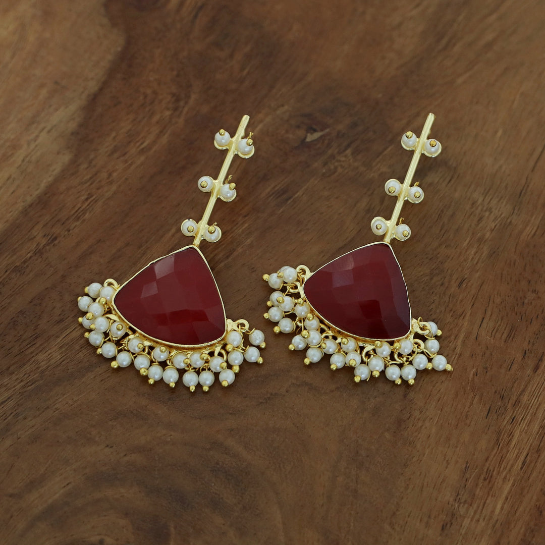 Saya Golden Stick Cluster Pearl Glossy Earring
