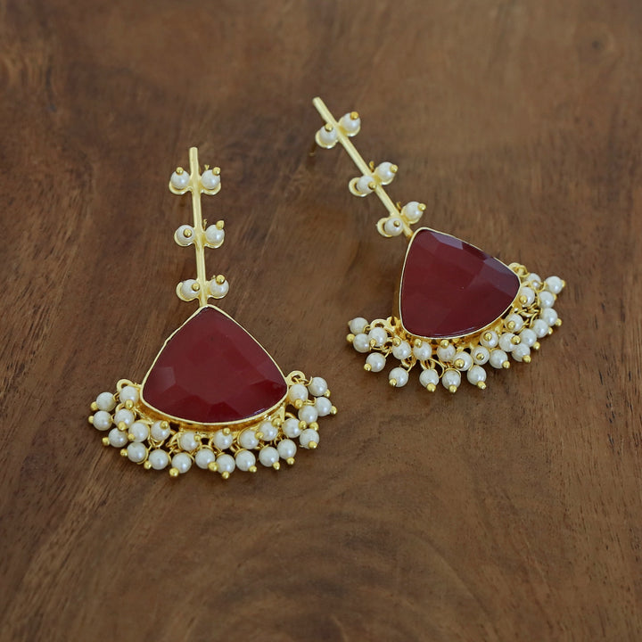 Saya Golden Stick Cluster Pearl Glossy Earring