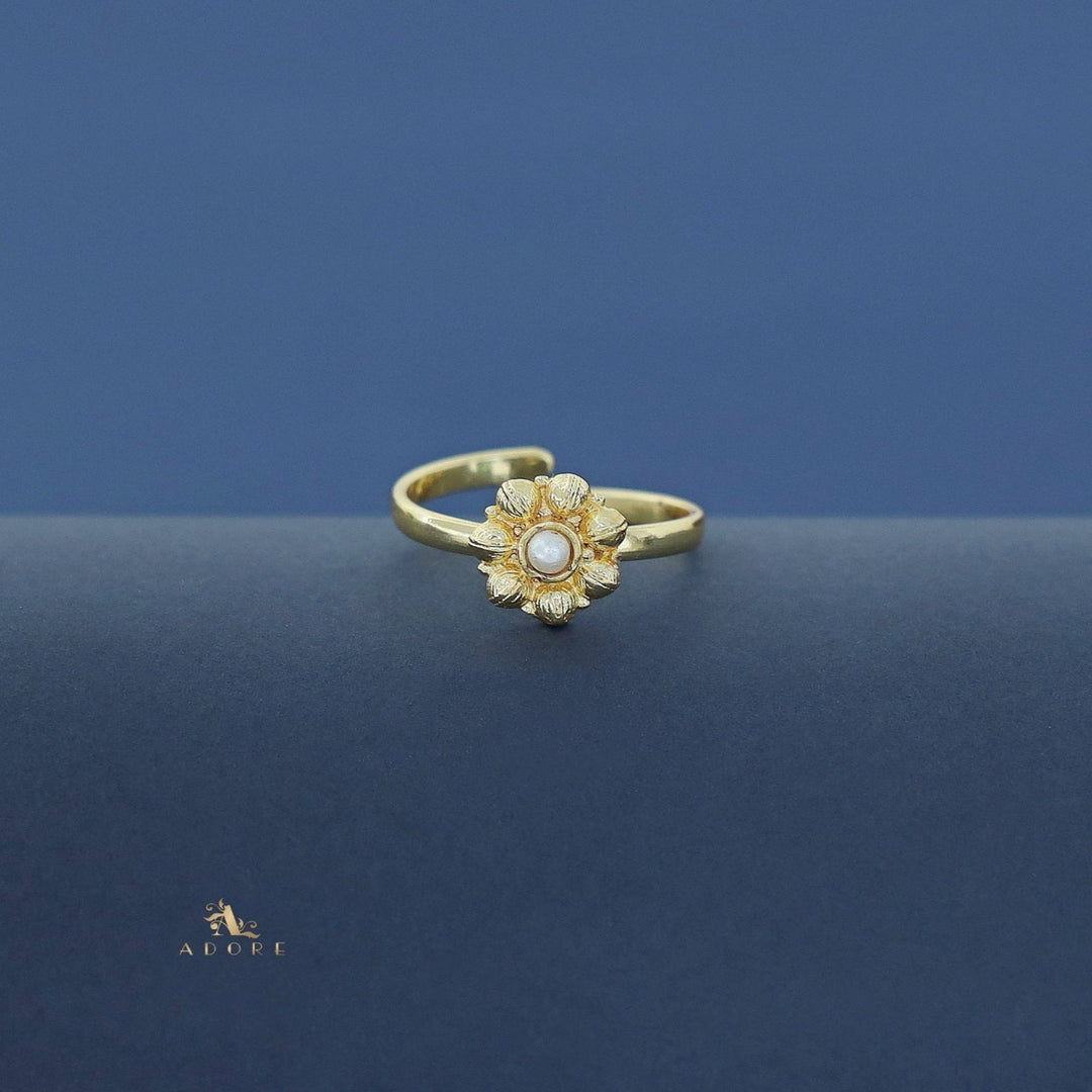 Akshya Golden Flower Ring
