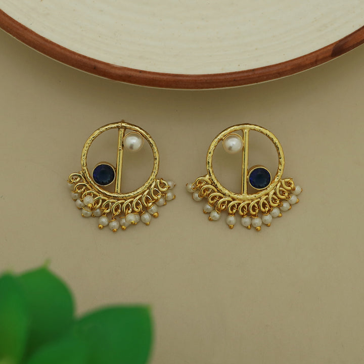 Golden Hammered Circle Cluster Pearl Glossy Stone Earring