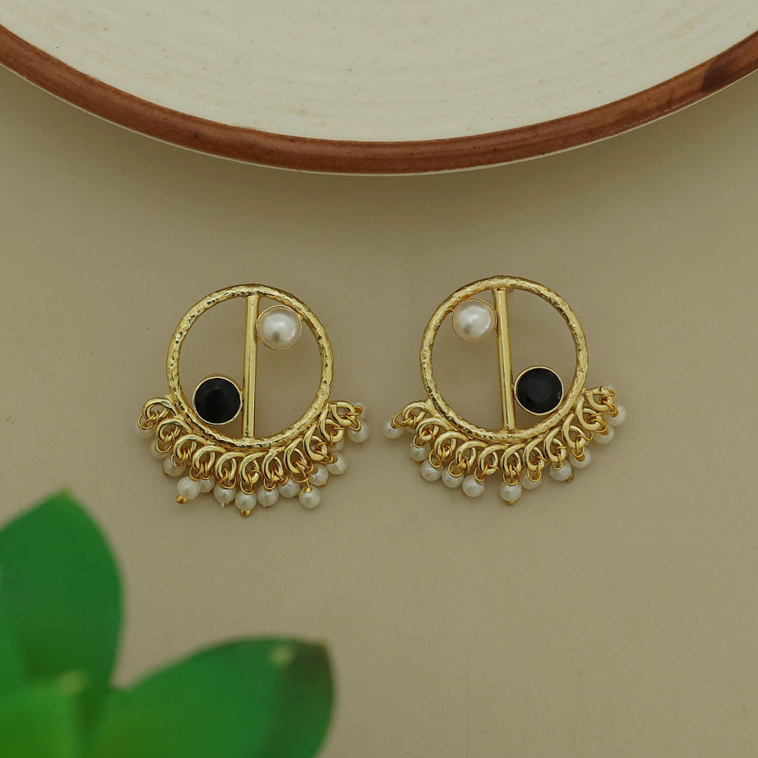 Golden Hammered Circle Cluster Pearl Glossy Stone Earring