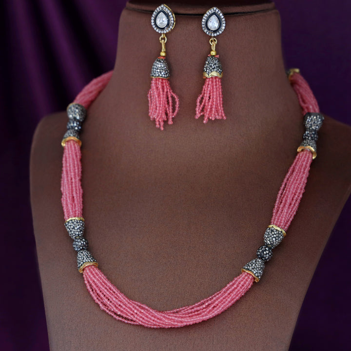 Vihaya Neckpiece With Earring