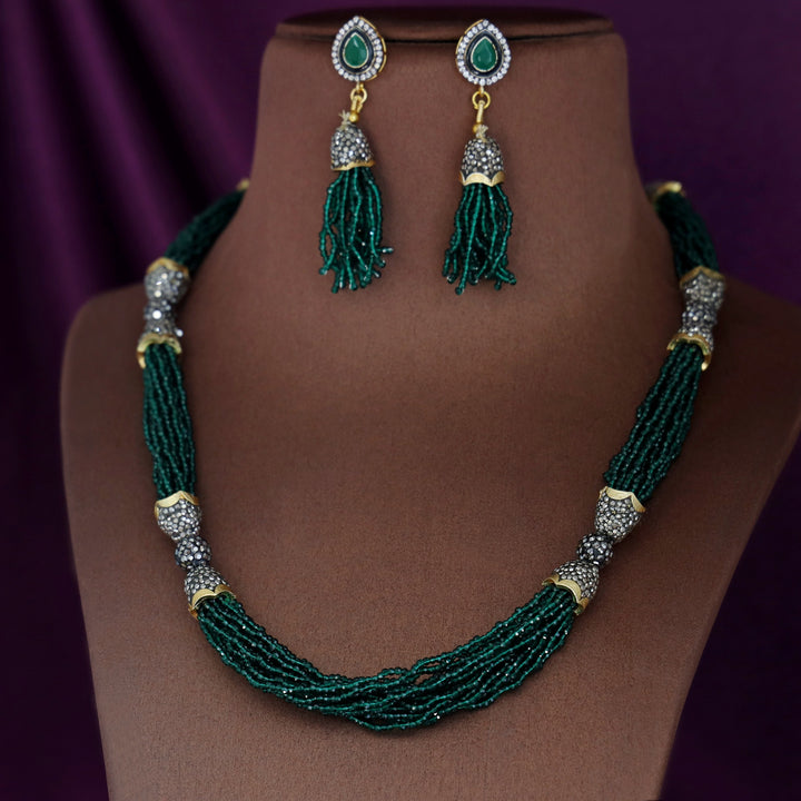 Vihaya Neckpiece With Earring