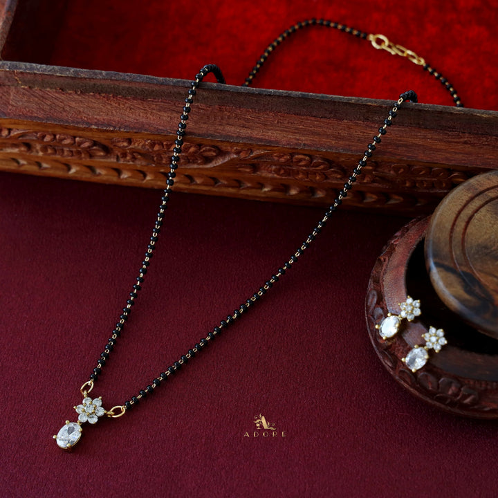 Nimisha Oval Glossy Flower Mangalsutra with Earring