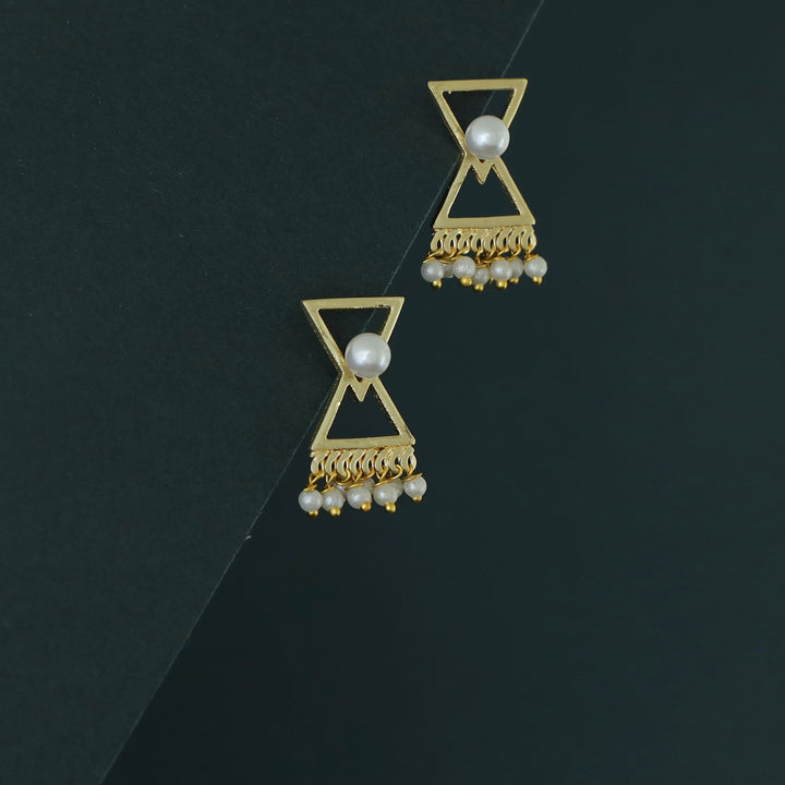 Laghima Dual Triangle Pearl Earring