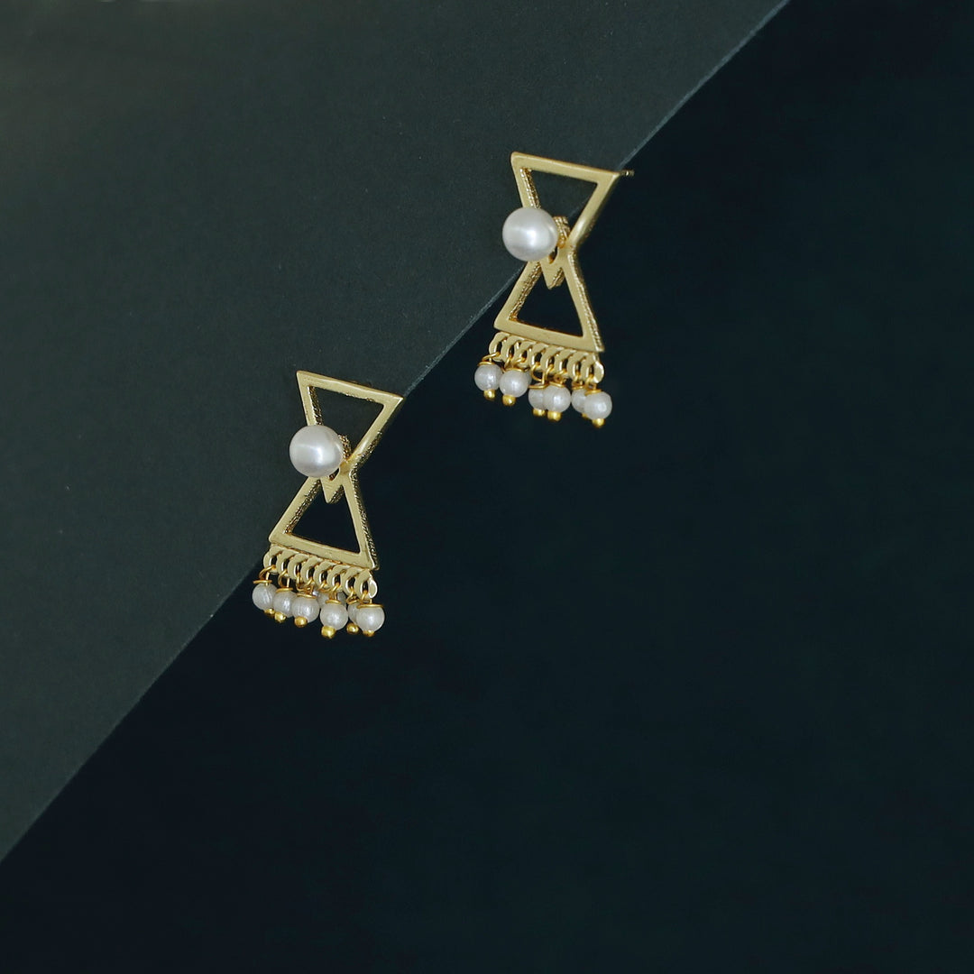 Laghima Dual Triangle Pearl Earring