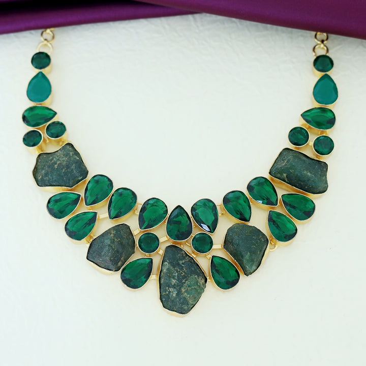lisavet Neckpiece