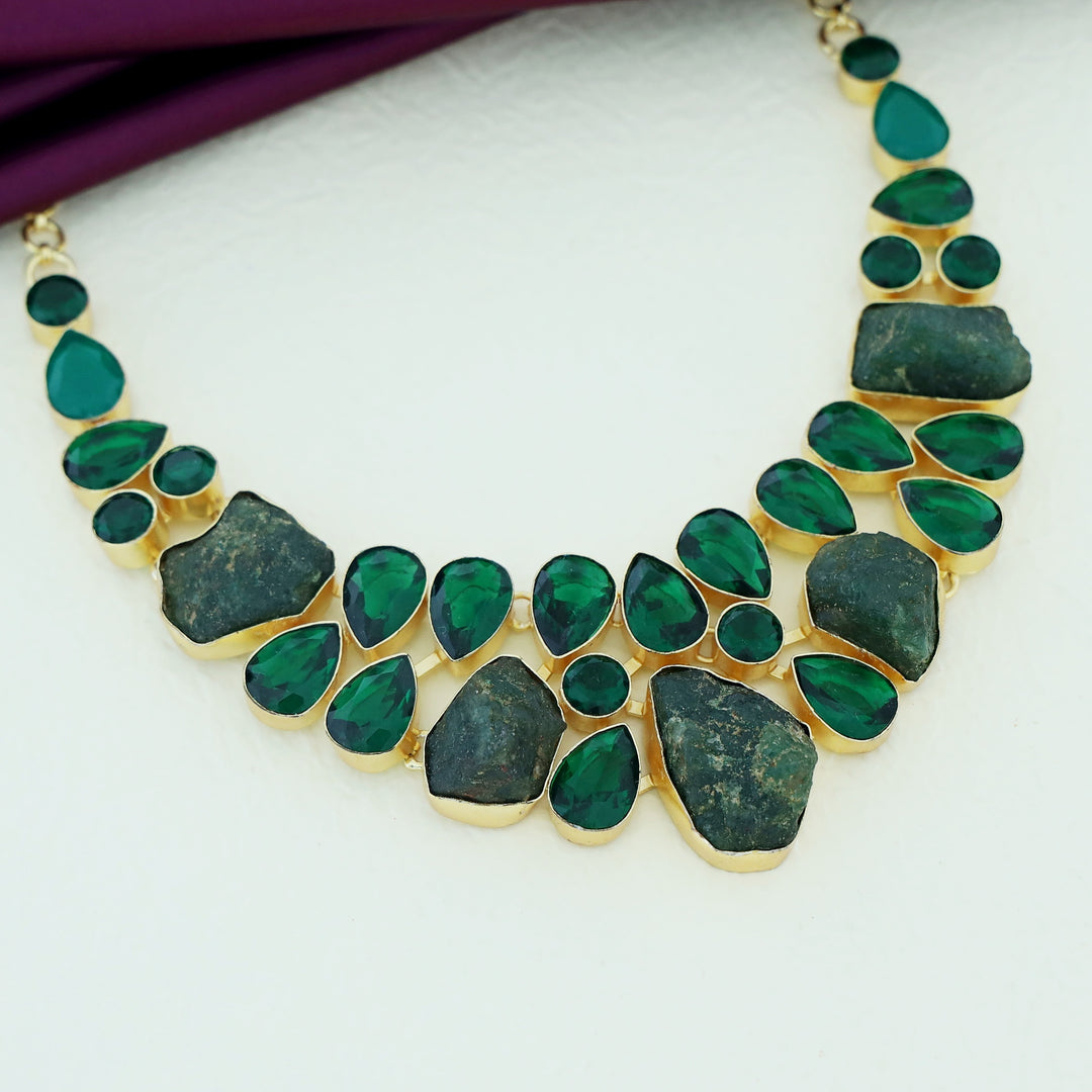 lisavet Neckpiece