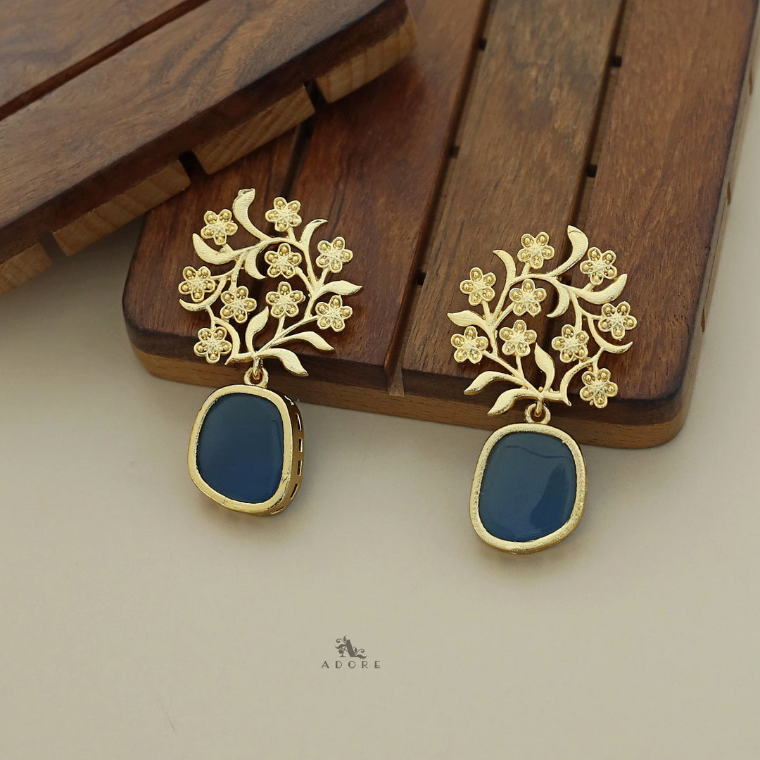 Brizna Golden Cluster Flower Earring