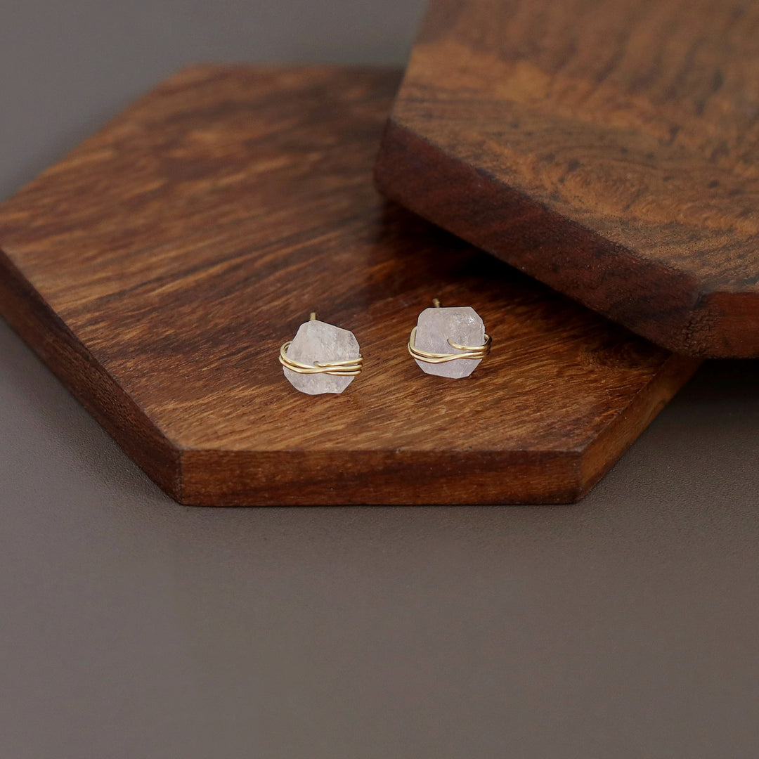 Mawar Binded Raw Stone Stud