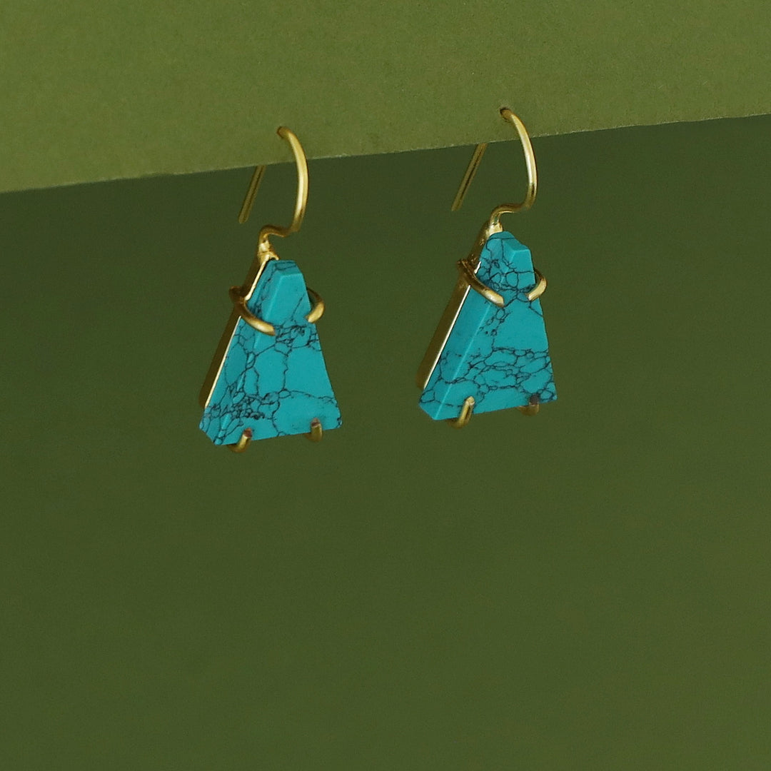 Paalika Triangle Raw Stone Drop