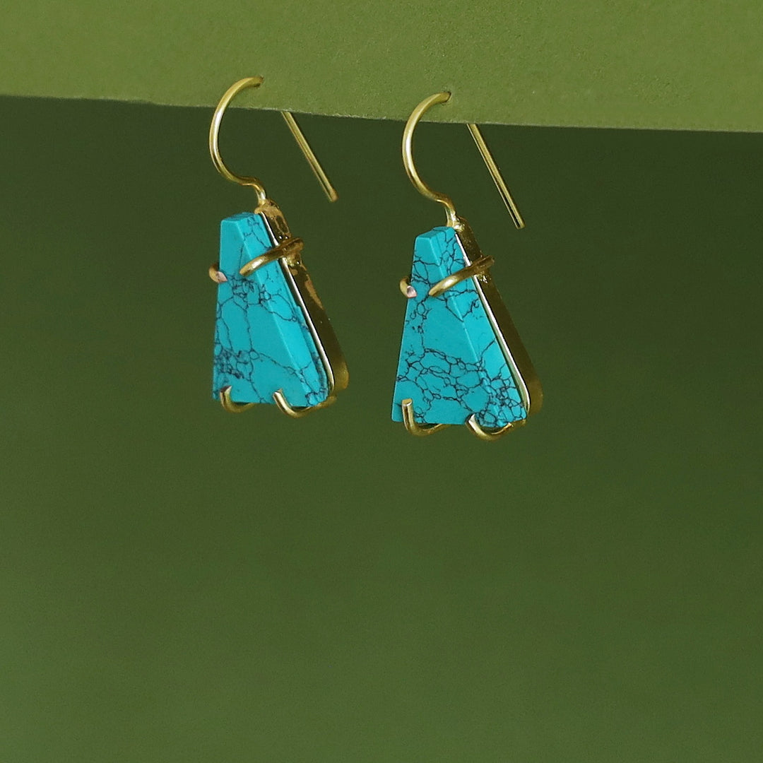 Paalika Triangle Raw Stone Drop