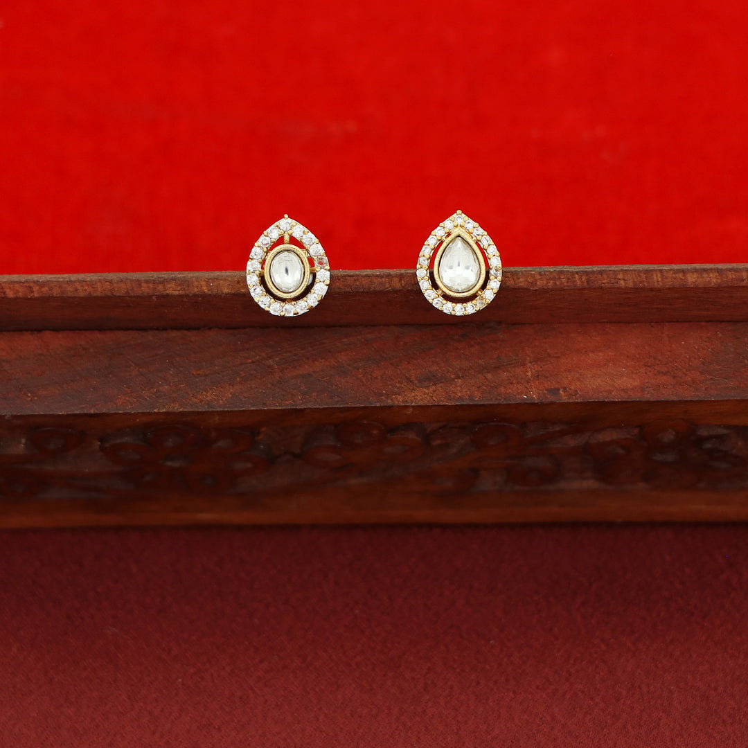 Reeyansha 2 Layer Neckpiece with Stud