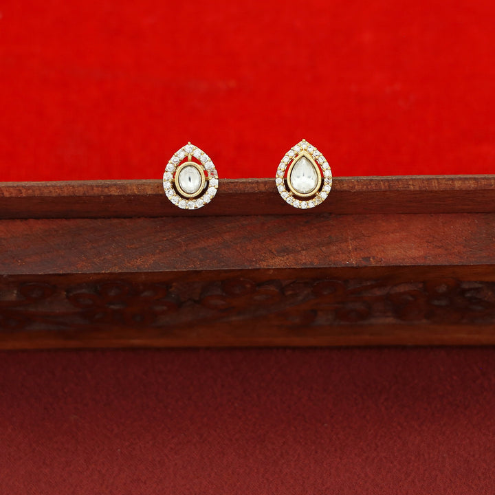 Reeyansha 2 Layer Neckpiece with Stud