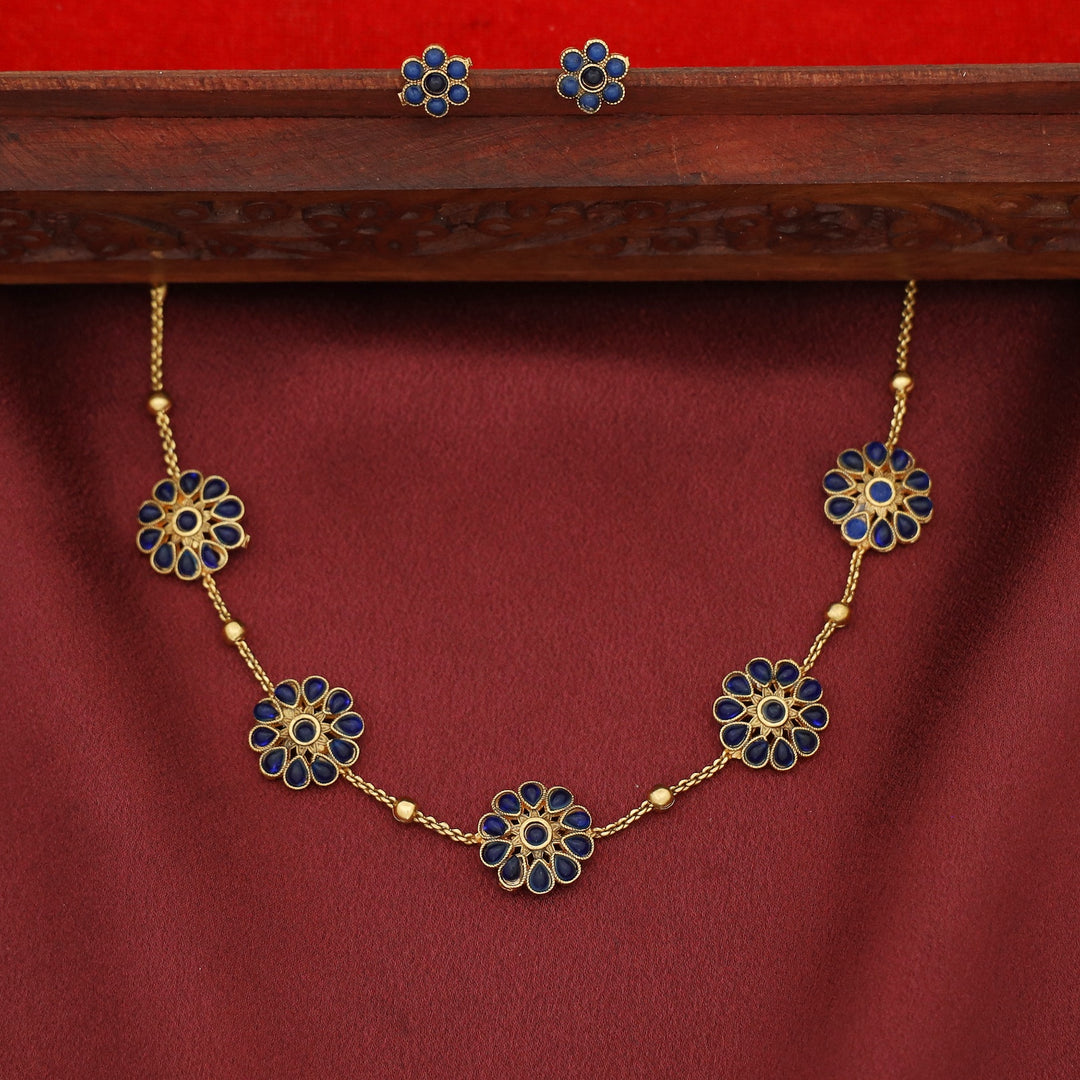 Aathmika 5 Flower Golden Ball Short Neckpiece With Earring